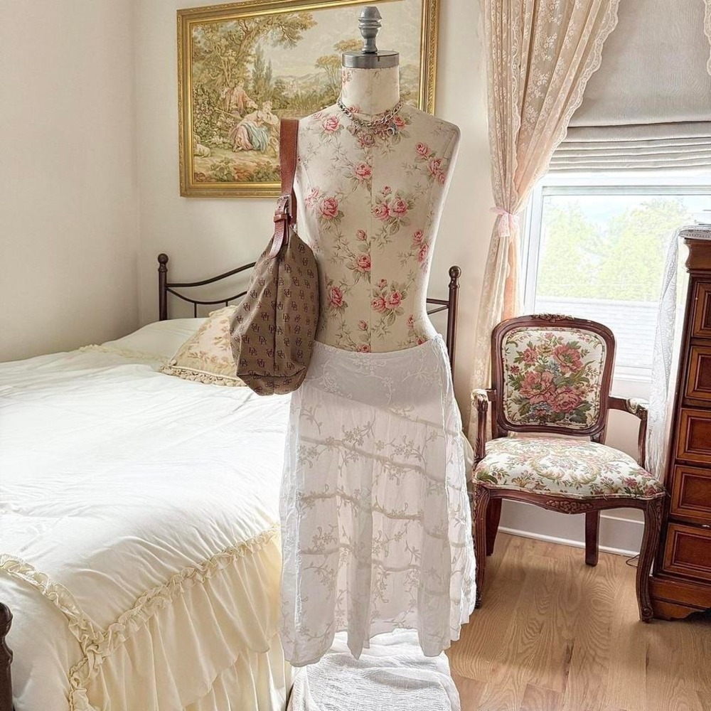 white fairy skirt  Y2K white midi skirt E zen size medium